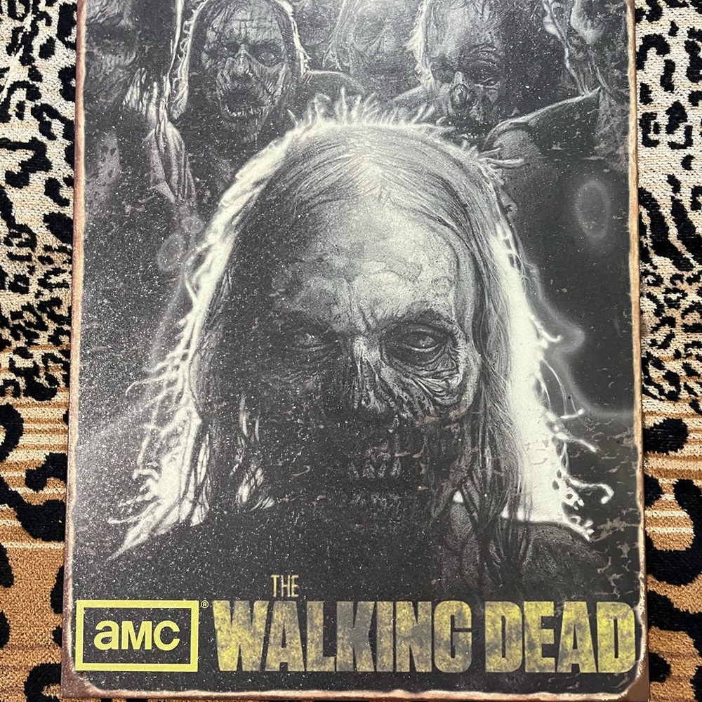 The Walking Dead metal sign - NEW